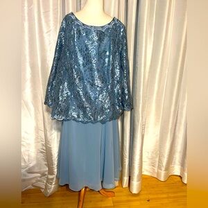 Oleg Cassini mother of the bride dress. Size 22. 3/4 sleeve lace overlay